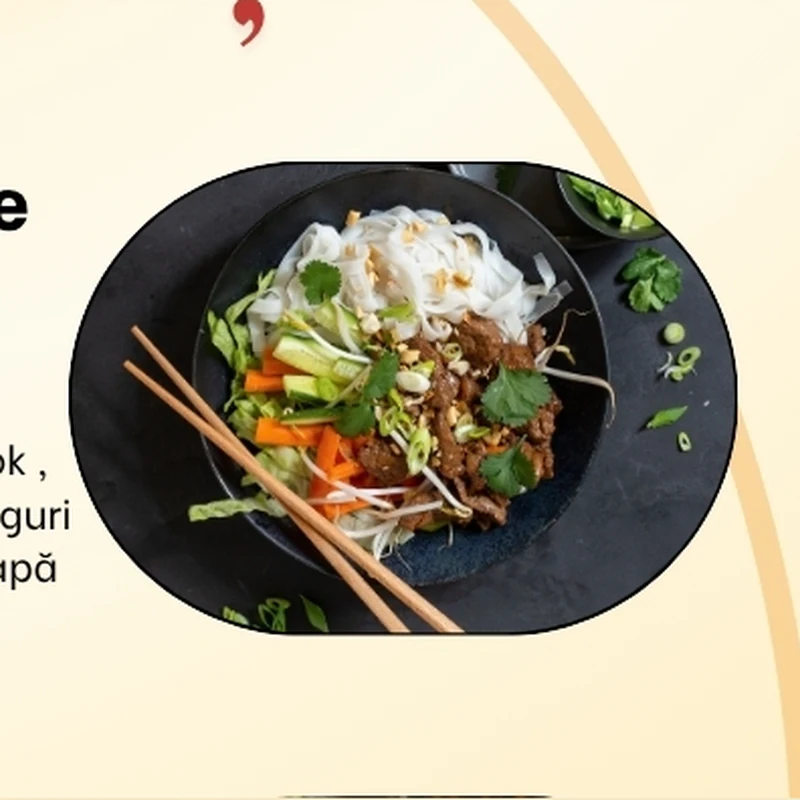 Tăiței subțiri fierți cu carne de vită